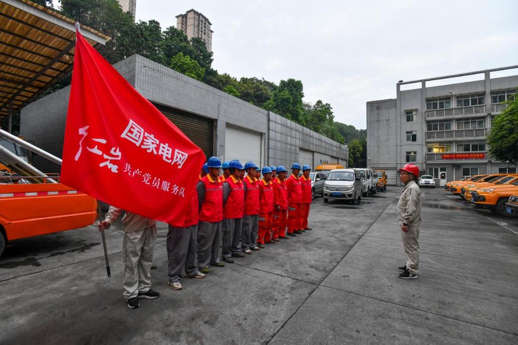 重庆洪水最新报道，灾难中的希望故事